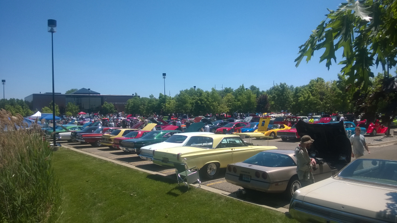 Illustration for article titled The Chrysler Employee Car Show Was Ballin'tastic